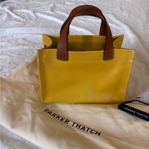 Parker Thatch Micro Mimi in leather golden yellow